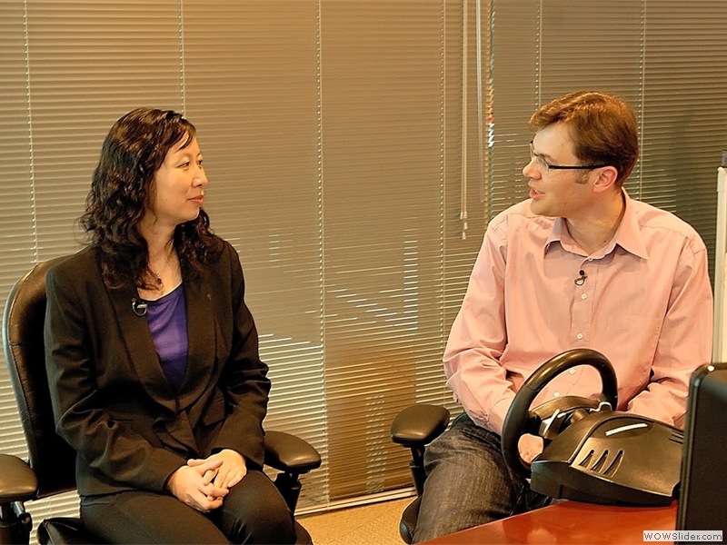 Prof. Yingying Chen and Prof. Marco Gruteser are discussing about the driver phone use detection project.